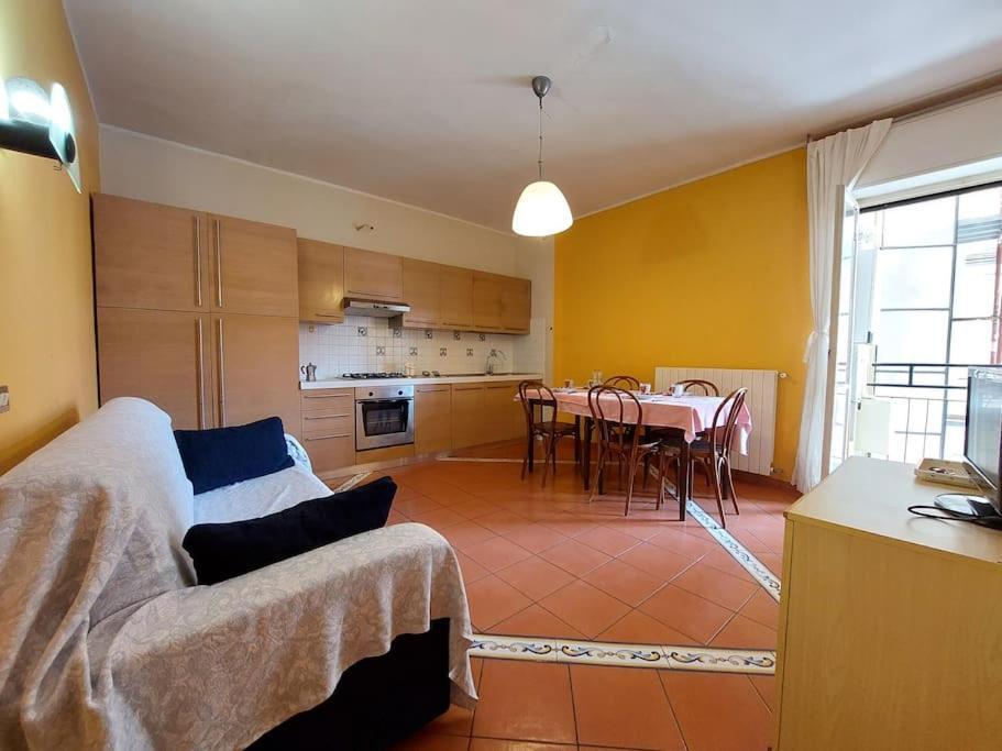 50 Metri Dal Mare - Free Parking E A/C Apartment Pietra Ligure Exterior photo