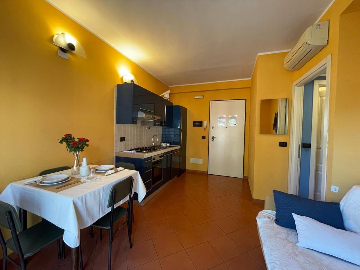 50 Metri Dal Mare - Free Parking E A/C Apartment Pietra Ligure Exterior photo