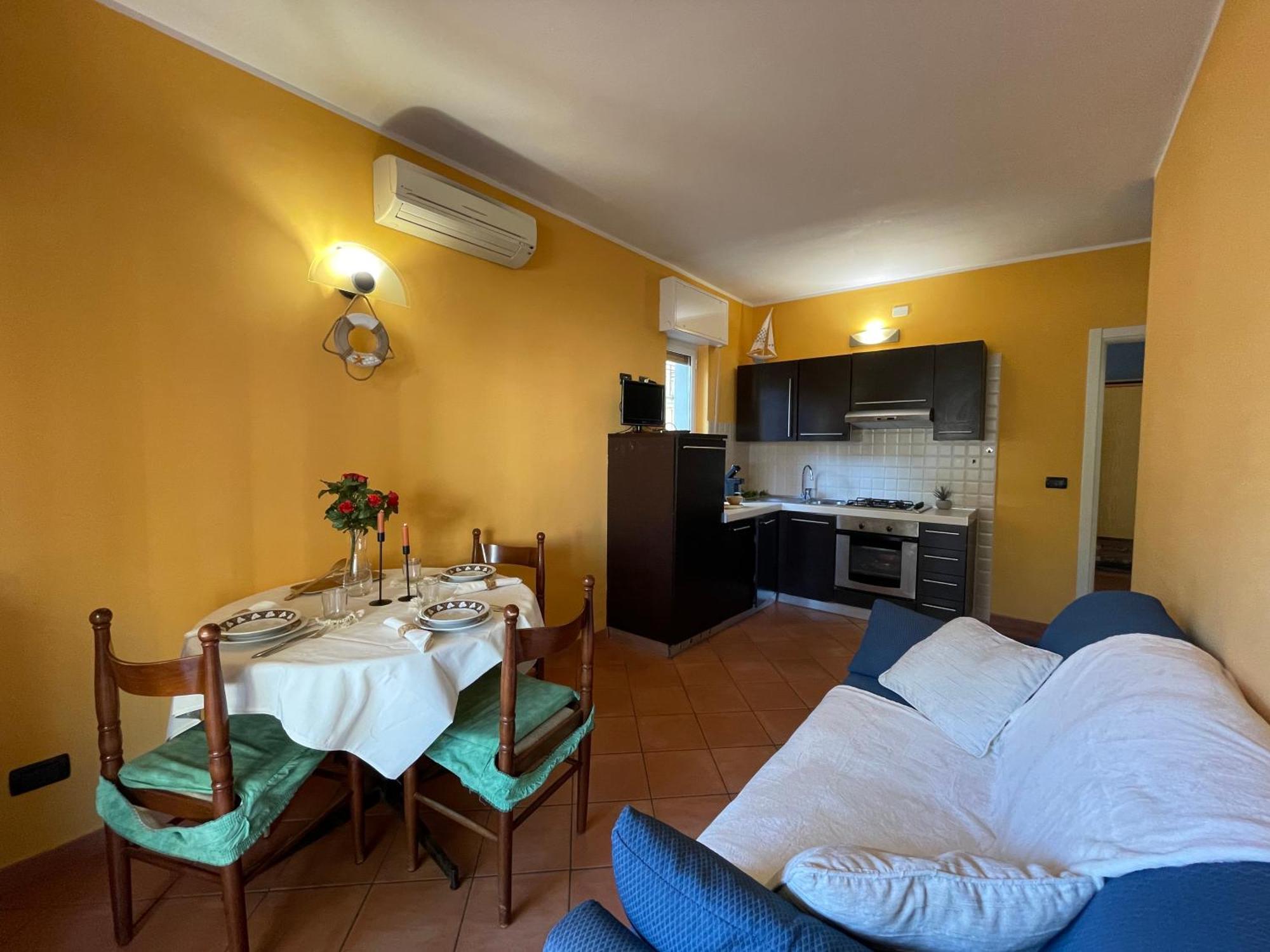 50 Metri Dal Mare - Free Parking E A/C Apartment Pietra Ligure Exterior photo