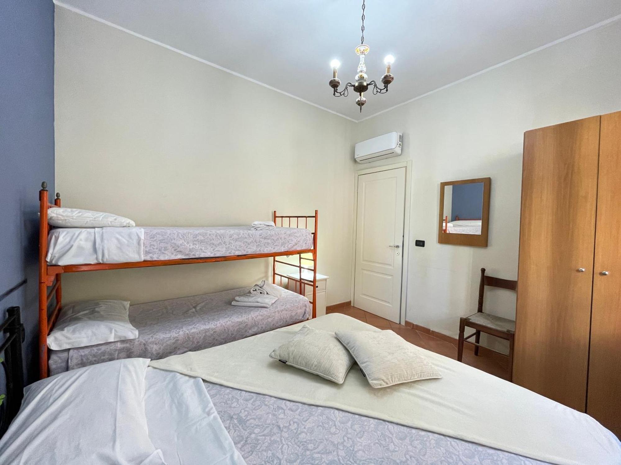 50 Metri Dal Mare - Free Parking E A/C Apartment Pietra Ligure Exterior photo